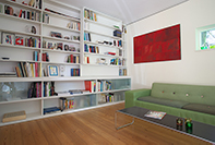 Wohnzimmer modernes Holzhaus in Hamburg